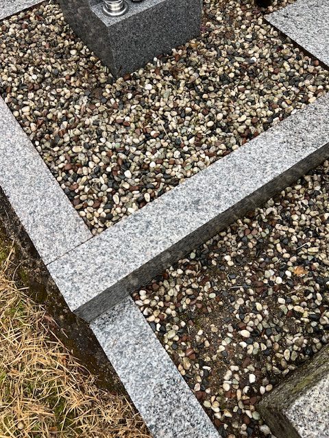 縁石の墓石クリーニング後