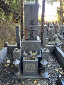 善衛門の墓石クリーニング前